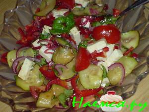 Салат из цуккини и помидорок Салат из цуккини и помидорок