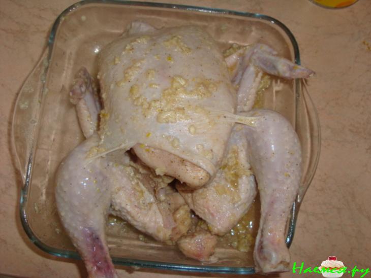 Курица фаршированная ананасами (вариант) 