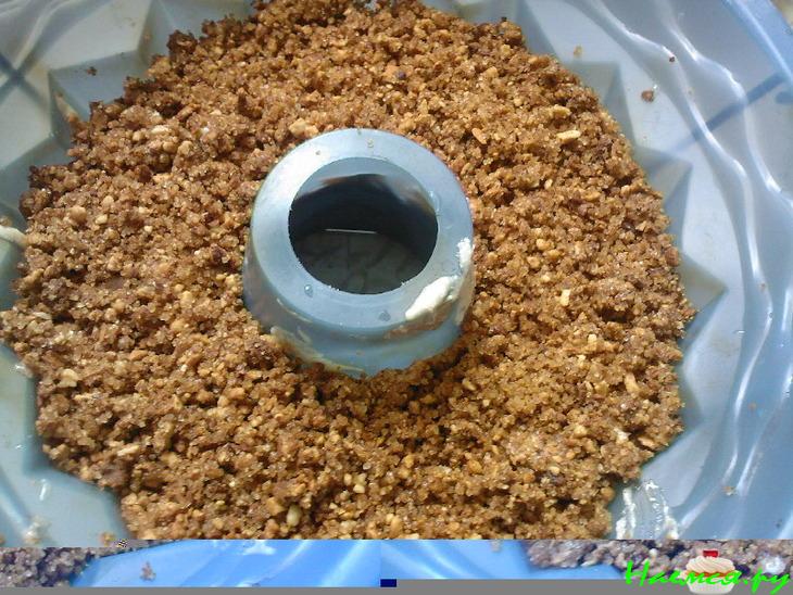 "Многовкусовой" пирог с ореховой начинкой