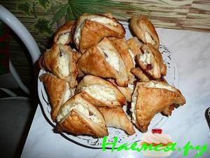 Слоеные кармашки с творогом
