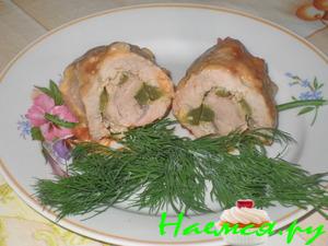 Свиные рулетики с соленым огурцом и горчицей