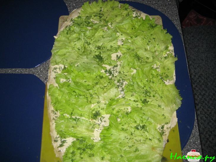 Рулет из форели со сливочным сыром