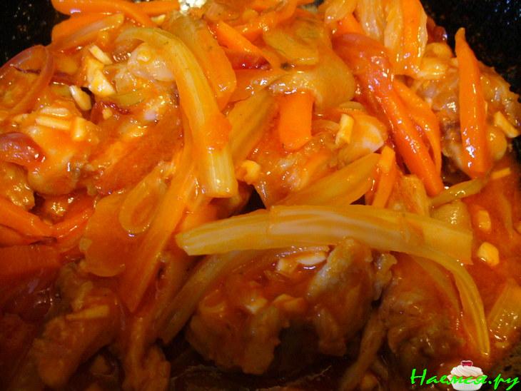 Свиные "лапки" с овощами Свиные "лапки" с овощами