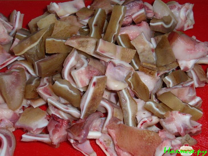 Свиные ушки тушёные