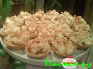 Корзиночки с Баварским муссом и карамельными яблоками