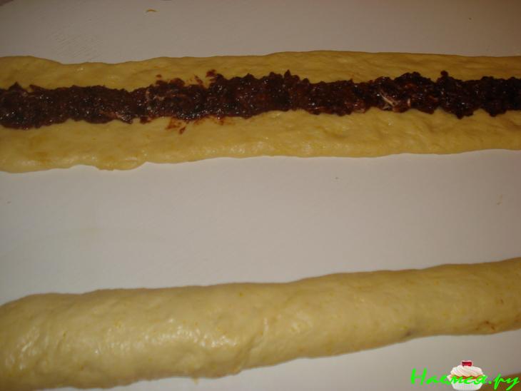 Сдобная хала со сливово-ореховой начинкой Сдобная хала со сливово-ореховой начинкой