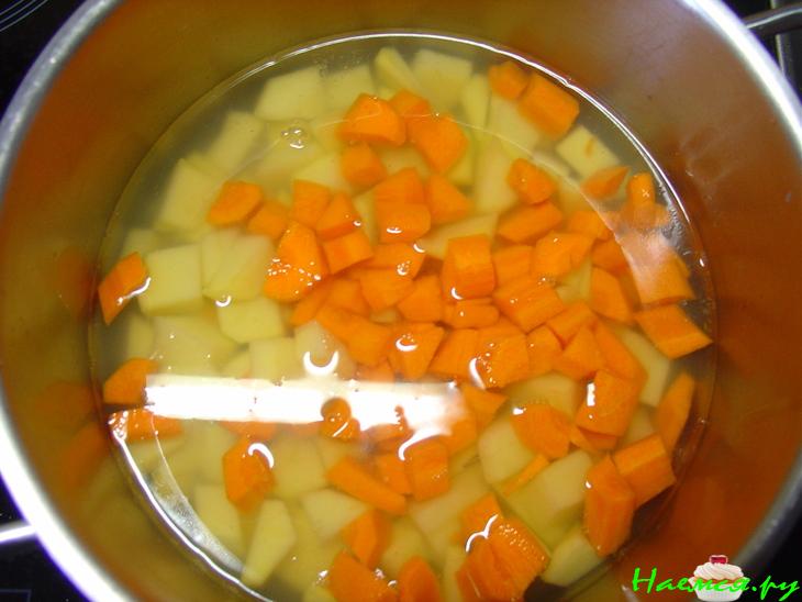 Крем-суп овощной с добавлением сливочного сыра