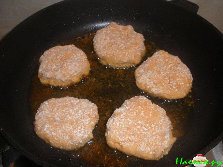 Лососевые котлетки под соусом Лососевые котлетки под соусом