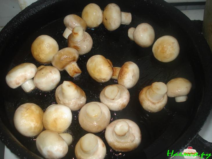 Грибы маринованные с кунжутом