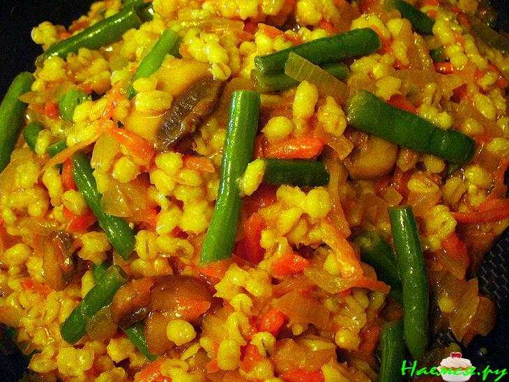 Перловка с овощами