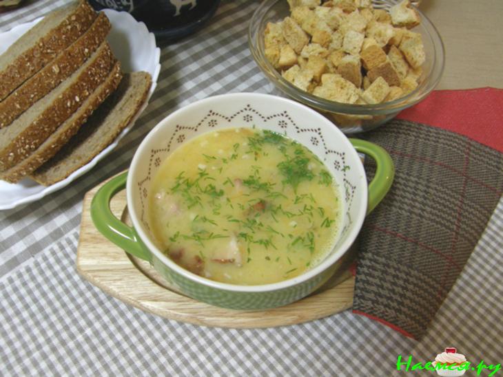 Гороховый суп со свиными ребрышками