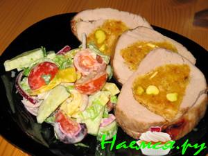 Фаршированная запеченная свиная вырезка