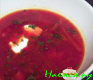 Борщ грибной со сметаной