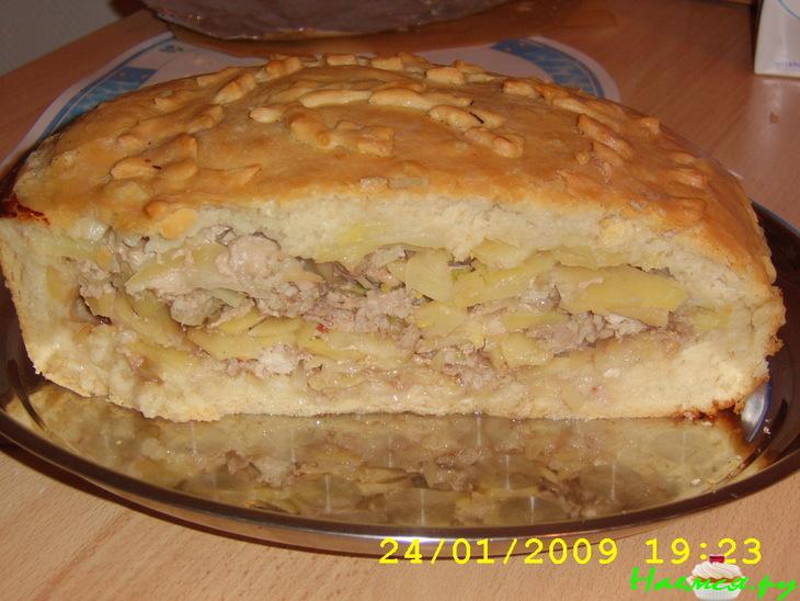 Пирог с мясом и картошкой