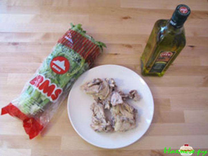 Приятный салатик из курицы и сельдерея Приятный салатик из курицы и сельдерея