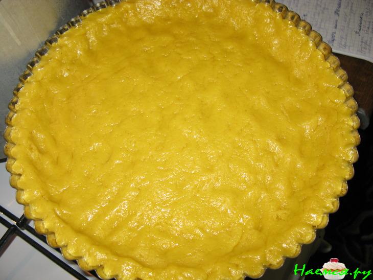 Песочный пирог с заварным кремом и ягодами