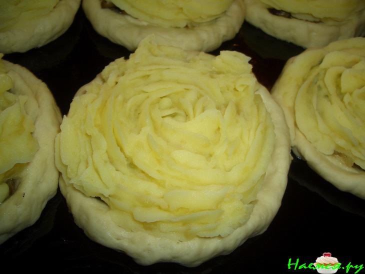 Ватрушки с картофелем и грибами