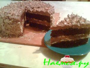 Торт шоколадный с орехами и коньяком