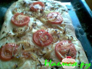 Фокачча с помидорами и луком Фокачча с помидорами и луком