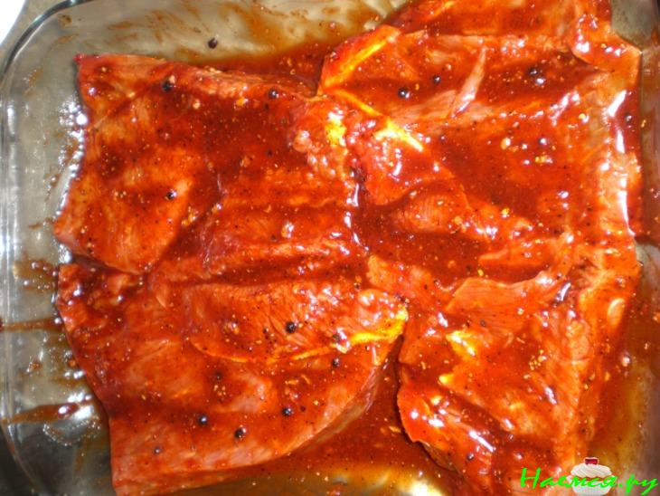 Говяжья пастрома с мёдом, паприкой и соевым соусом