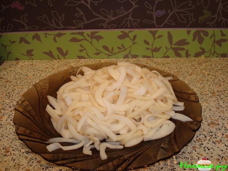 Салат из кальмаров со сладким перцем