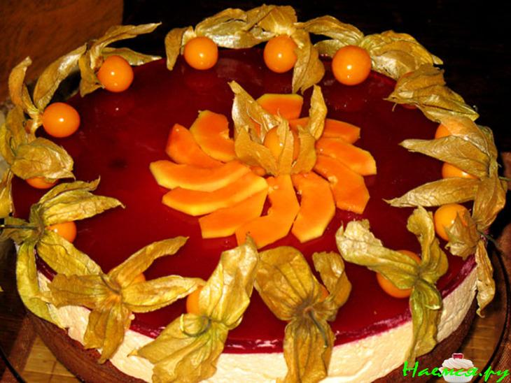 Торт с кремом из маскапоне и папайи под гранатовын желе "Красная шапочка"