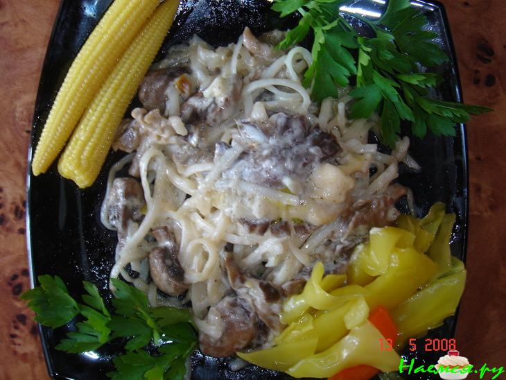 Рисовая лапша в сливочно-грибном соусе Рисовая лапша в сливочно-грибном соусе