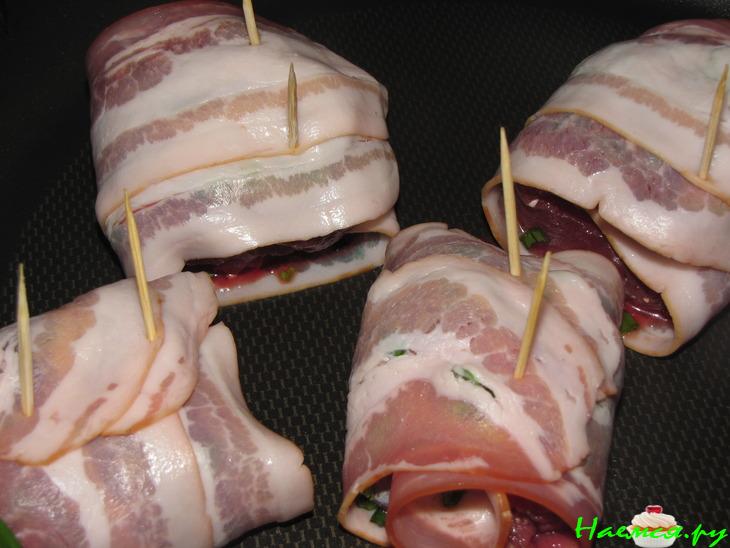 Говядина в беконе с картофельно-грибным пюре Говядина в беконе с картофельно-грибным пюре