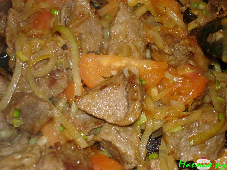 Телятина с грушей и изюмом Телятина с грушей и изюмом