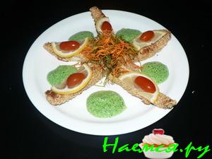 Судак, жаренный в панировке из кунжута