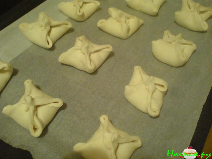 Слоёное пирожное с кремом патисьер