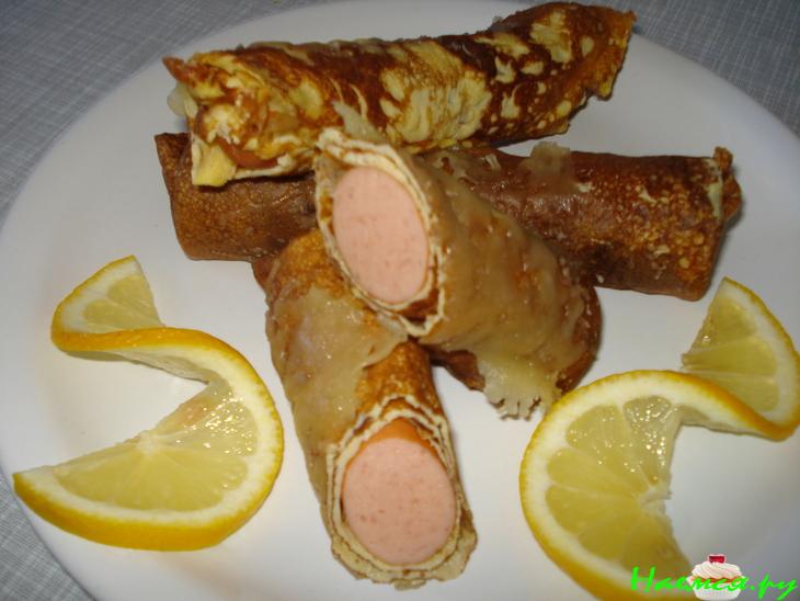 Рулетики с сосиской и сыром