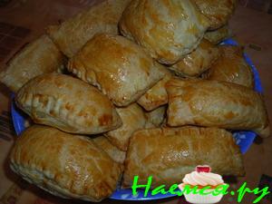 Слойки с творогом, изюмом и ванилином Слойки с творогом, изюмом и ванилином