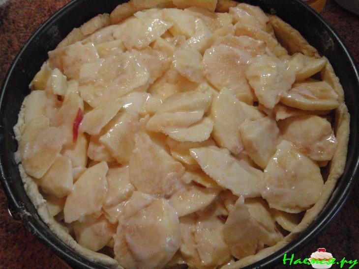 Яблочный пирог с кремом Яблочный пирог с кремом