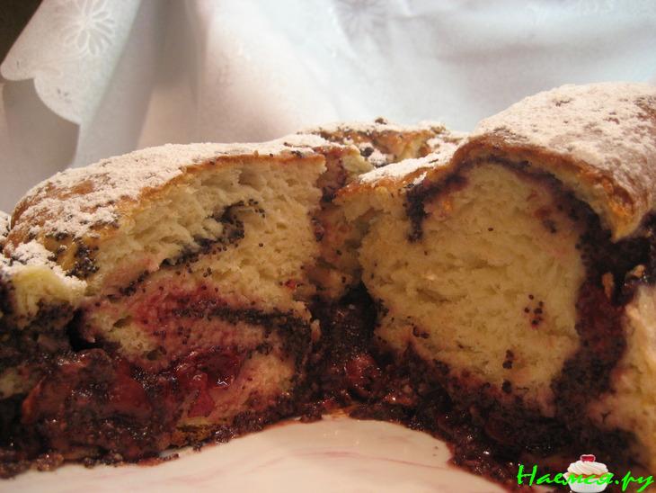 Кулич с маком и вишней Кулич с маком и вишней