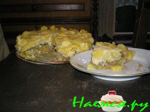 Картофельный пирог с фаршем с кефирным соусом