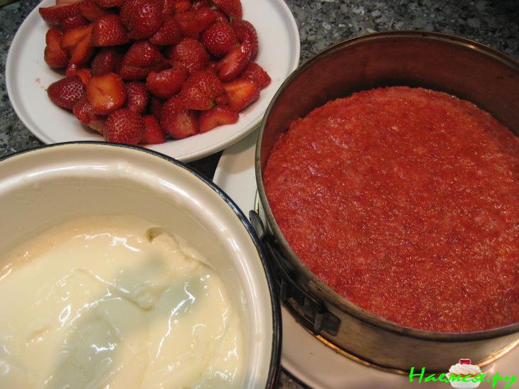 Клубничный торт с йогуртом