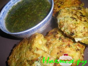 Рыбные котлеты с остро-сладким соусом