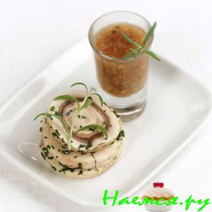 Грибочки с остреньким соусом