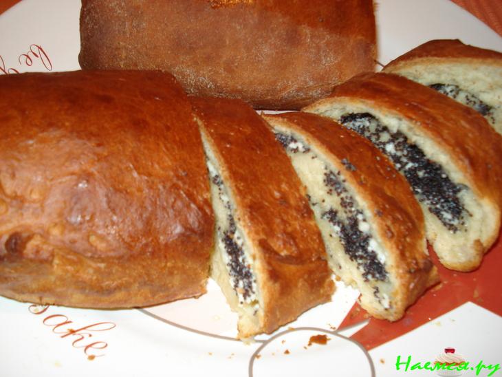 Традиционные пирожки + маковая булка от избытка смелости!