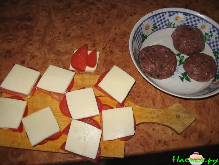 Шницели рубленые по-французски из смешанного фарша Шницели рубленые по-французски из смешанного фарша