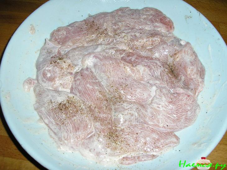 Куриные грудки в луково-сырном соусе