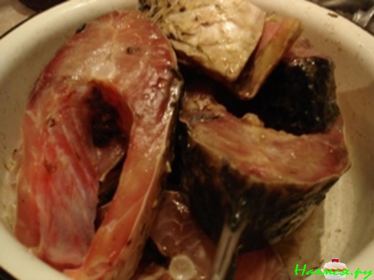 Сазан пряный запеченный с овощами