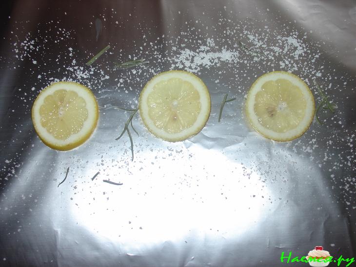 Рыба, запеченная с овoщами и лимоном