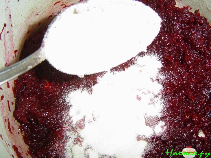 Свекольные котлетки с манкой