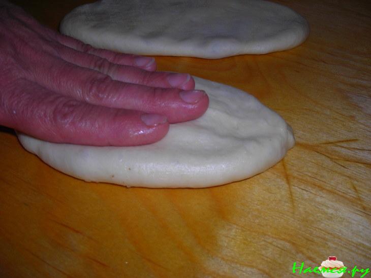 Жареные пирожки с картошкой и печёнкой Жареные пирожки с картошкой и печёнкой