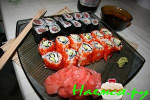 Роллы Калифорния, роллы с тунцом Роллы Калифорния, роллы с тунцом