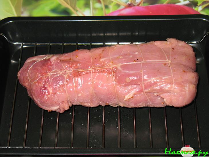 Фаршированная запеченная свиная вырезка