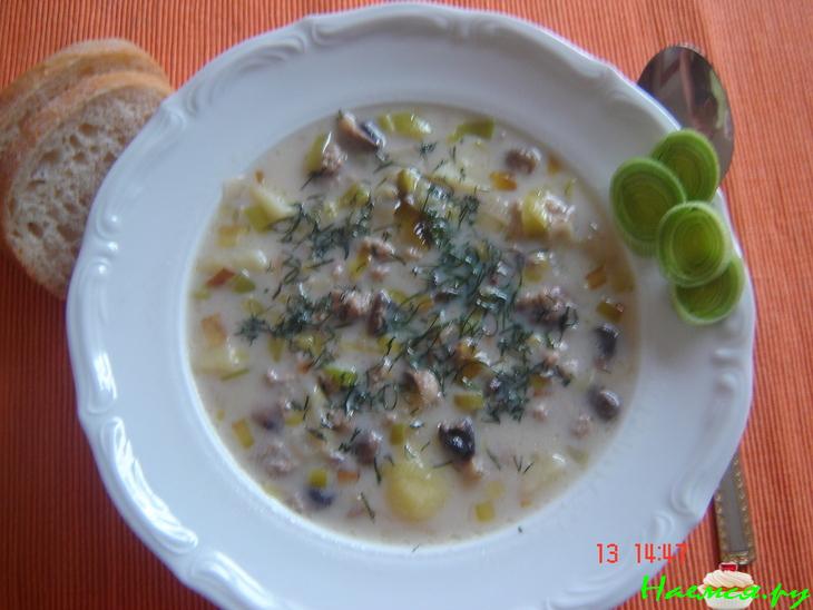 Сырный суп с пореем и шампиньонами Сырный суп с пореем и шампиньонами