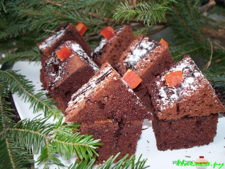 Вариант подачи пирожных на новогодний стол Вариант подачи пирожных на новогодний стол